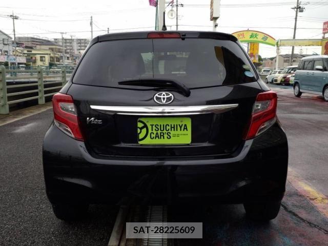 Toyota VITZ 2015-06 352621-11