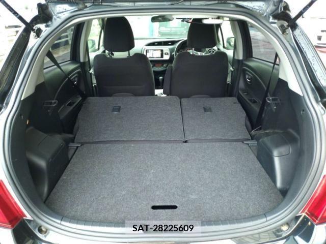 Toyota VITZ 2015-06 352621-24