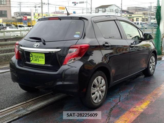 Toyota VITZ 2015-06 352621-1