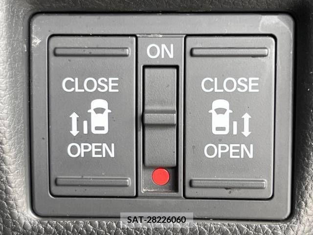 Honda N BOX CUSTOM 2020-03 330691-5
