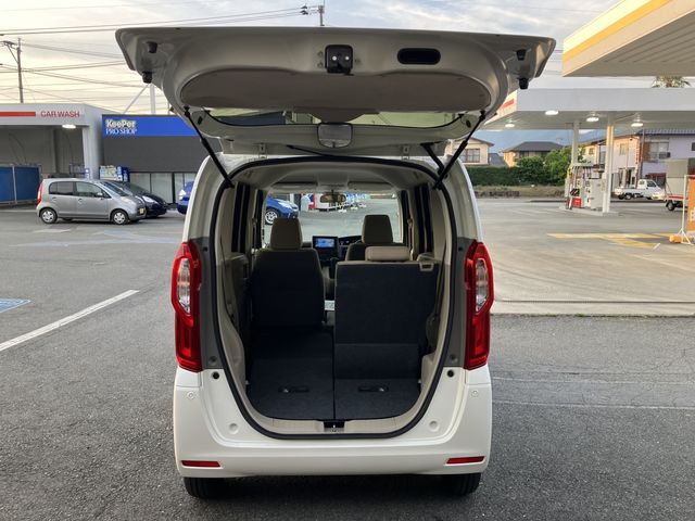 Honda N BOX 2018-03 2559-29