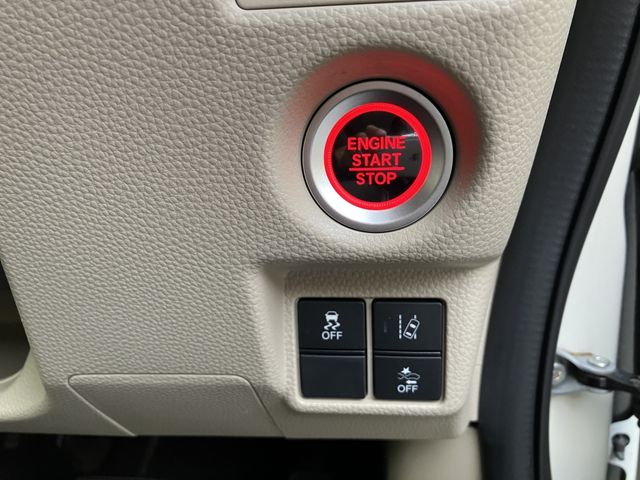 Honda N BOX 2018-03 2559-15