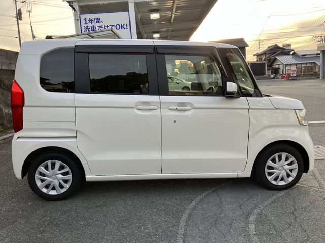 Honda N BOX 2018-03 2559-13