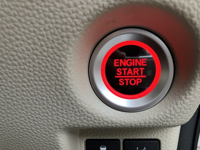 Honda N BOX 2018-03 2559-21