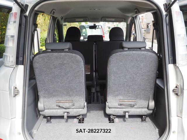 Toyota SIENTA 2011-08 253384-19