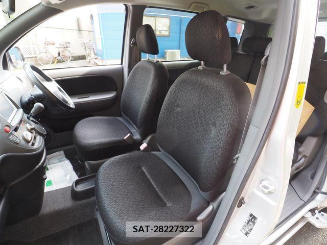 Toyota SIENTA 2011-08 253384-15