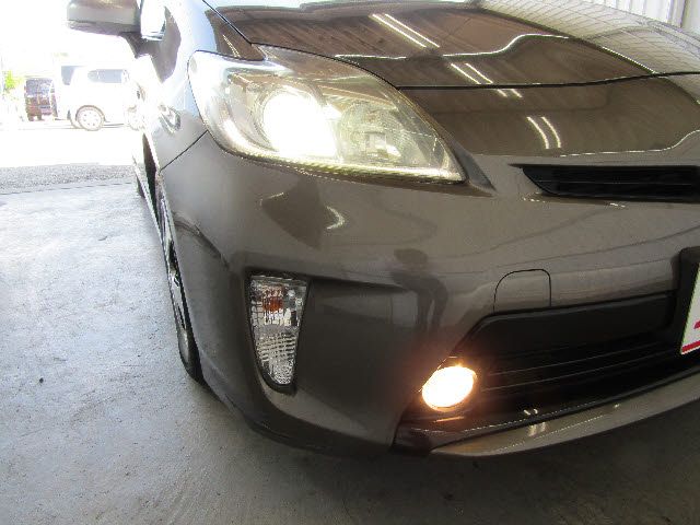 Toyota PRIUS 2013-02 13724-23