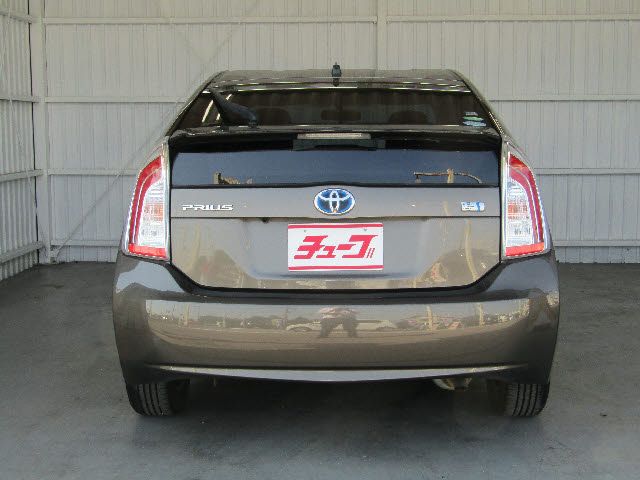 Toyota PRIUS 2013-02 13724-16