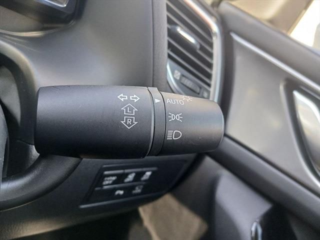 Mazda AXELA 2017-11 19347-29