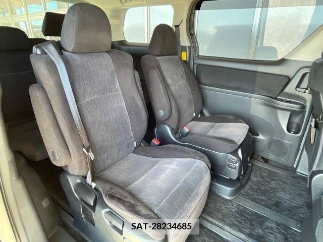 Toyota VELLFIRE 2013-02 369827-9