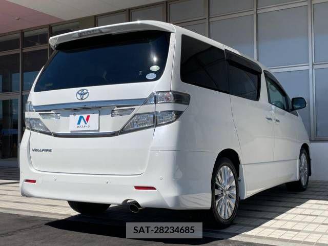 Toyota VELLFIRE 2013-02 369827-18