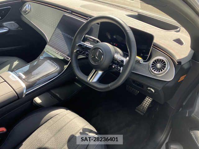 Mercedes Benz EQE 2023-01 242167-1
