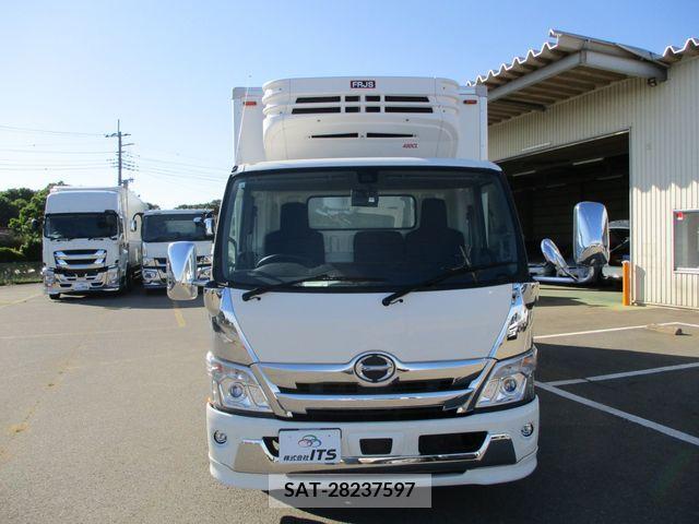 Hino DUTRO 2021-01 268093-1