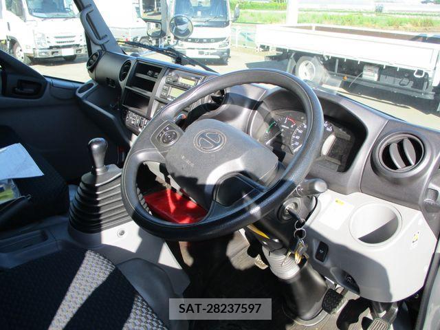 Hino DUTRO 2021-01 268093-6