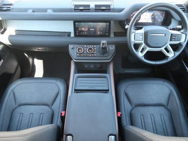 ROVER DEFENDER 2021-06 26075-1