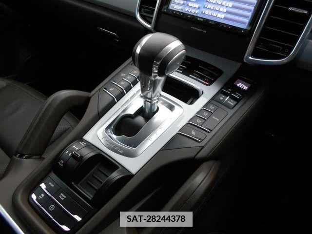 Porsche CAYENNE 2015-02 377735-14