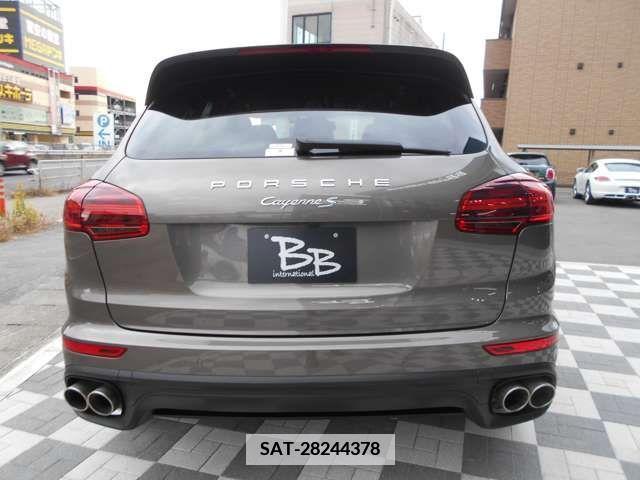 Porsche CAYENNE 2015-02 377735-5