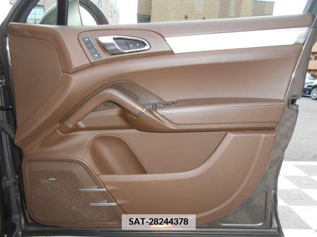 Porsche CAYENNE 2015-02 377735-12