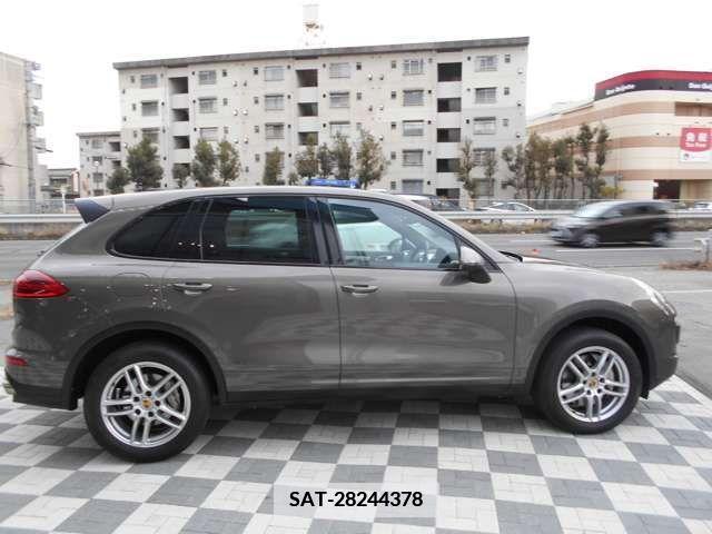 Porsche CAYENNE 2015-02 377735-3