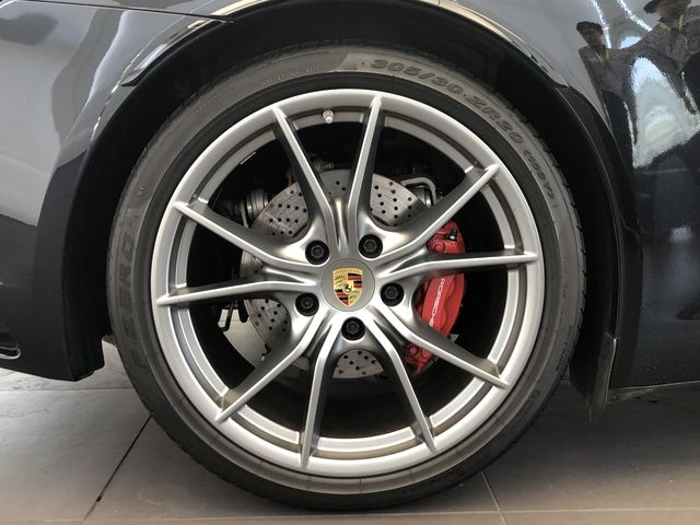 Porsche 911 2018-06 187306-18