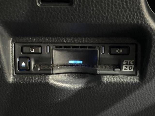Toyota NOAH 2023-06 28033-7