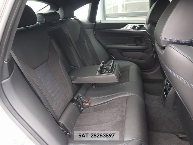 Bmw i4 2023-06 222363-11