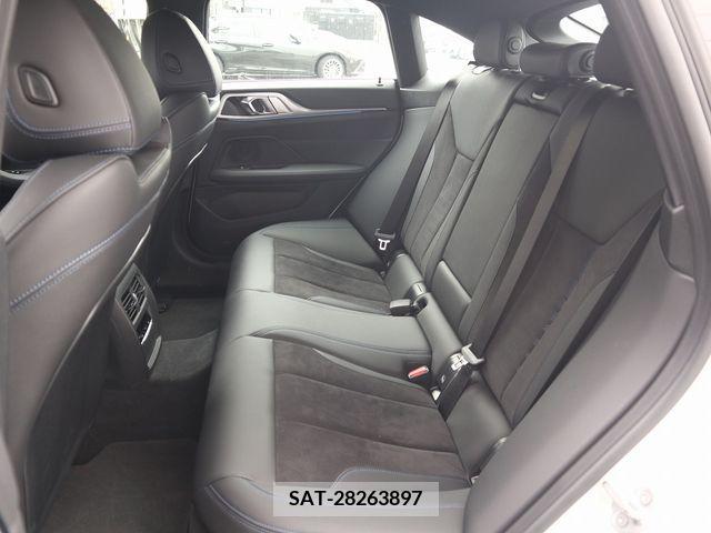 Bmw i4 2023-06 222363-12