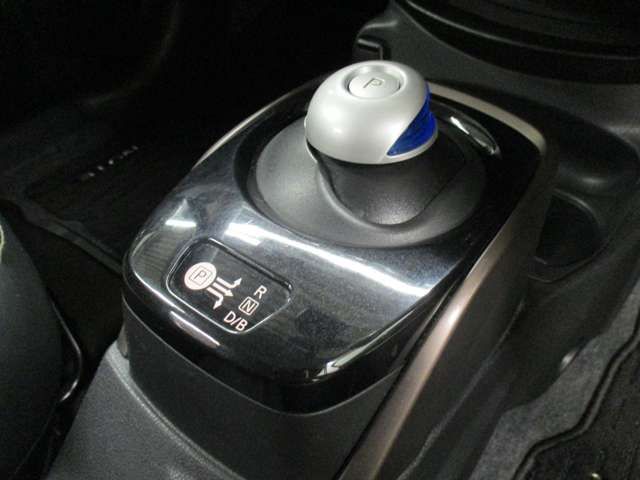 Nissan NOTE 2016-11 4410-8