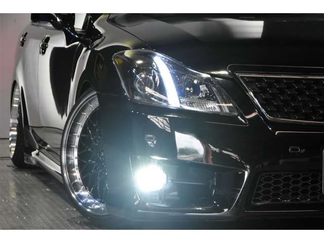 Toyota CROWN SEDAN 2011-11 1555-13