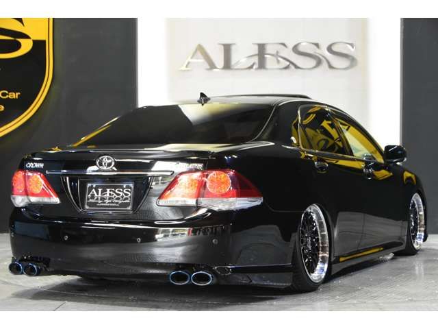 Toyota CROWN SEDAN 2011-11 1555-2