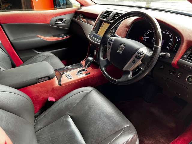 Toyota CROWN SEDAN 2011-11 1555-15