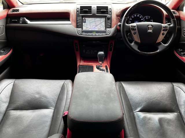 Toyota CROWN SEDAN 2011-11 1555-8