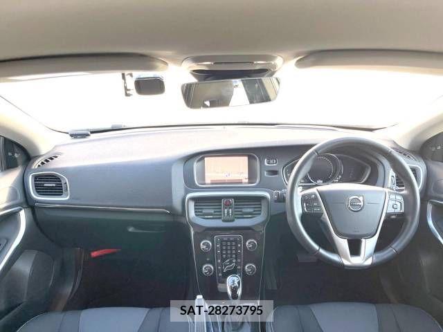 Volvo V40 2017-12 218276-1