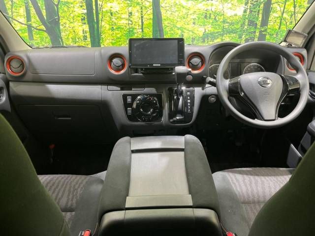 Nissan NV350 Caravan 2021-02 189062-1