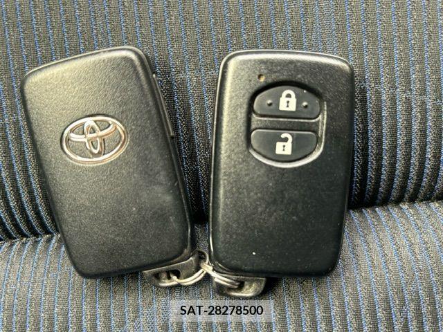 Toyota AQUA 2015-06 260615-23