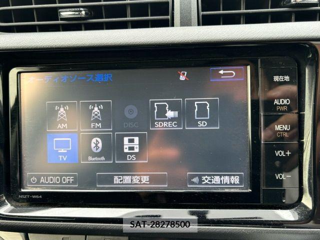 Toyota AQUA 2015-06 260615-10
