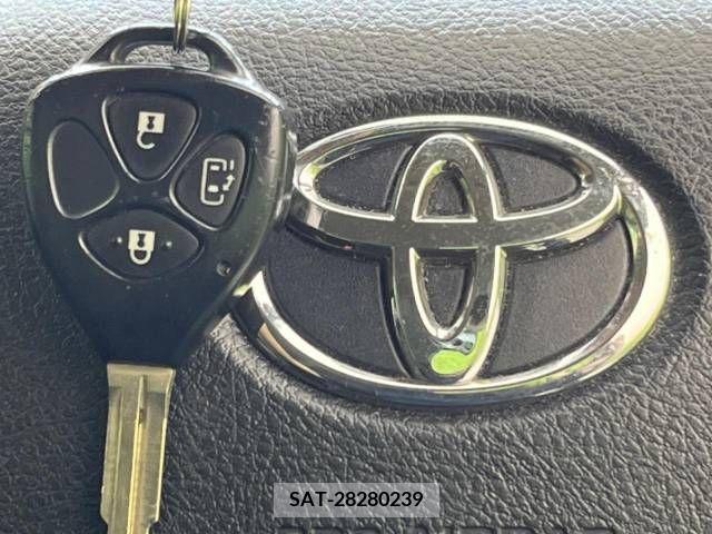 Toyota VOXY 2013-05 321340-7