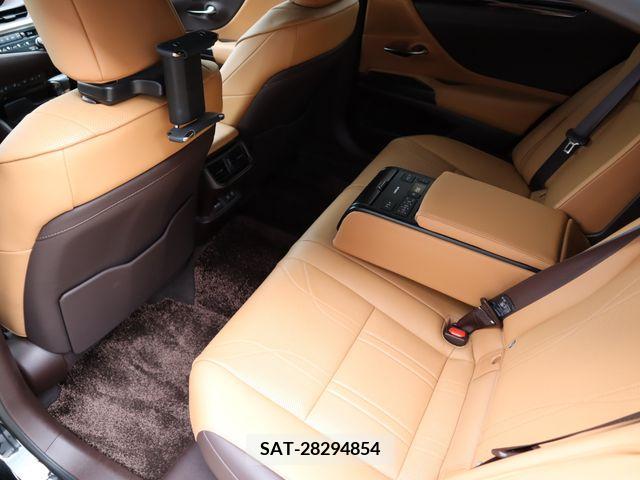 Lexus ES 2021-02 388011-11
