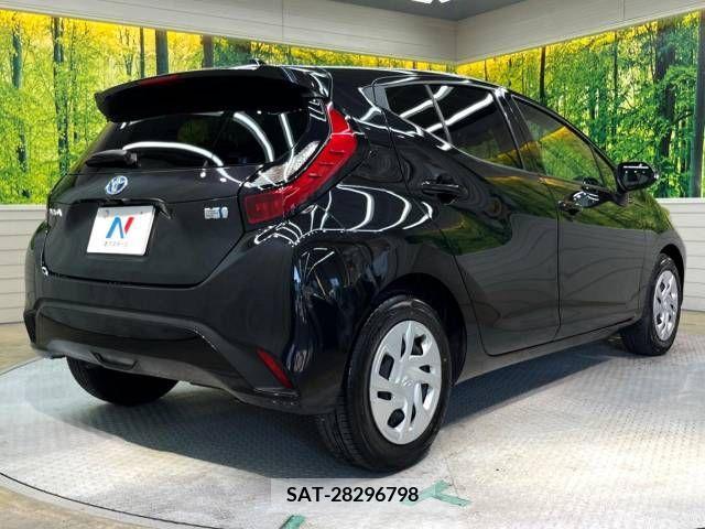 Toyota AQUA 2022-06 215548-17