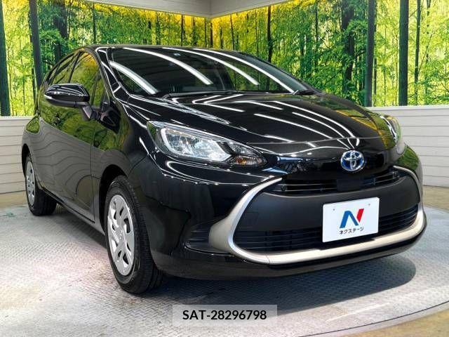 Toyota AQUA 2022-06 215548-16