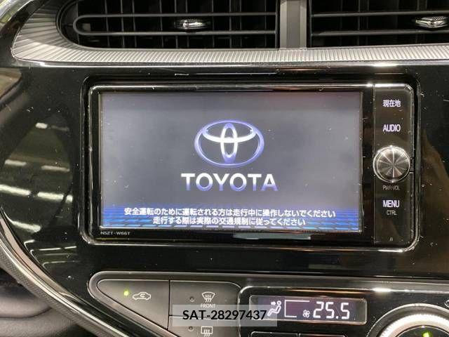 Toyota AQUA 2018-05 314348-2