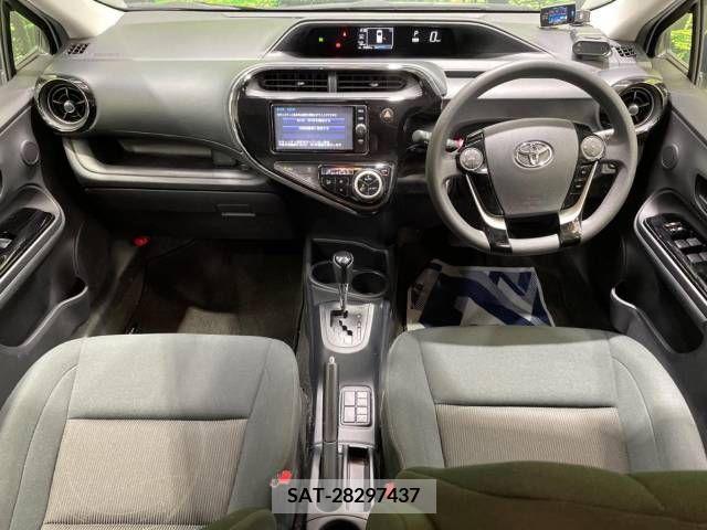 Toyota AQUA 2018-05 314348-1