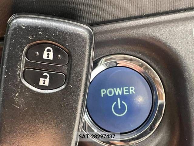 Toyota AQUA 2018-05 314348-7