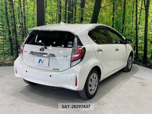 Toyota AQUA 2018-05 314348-15