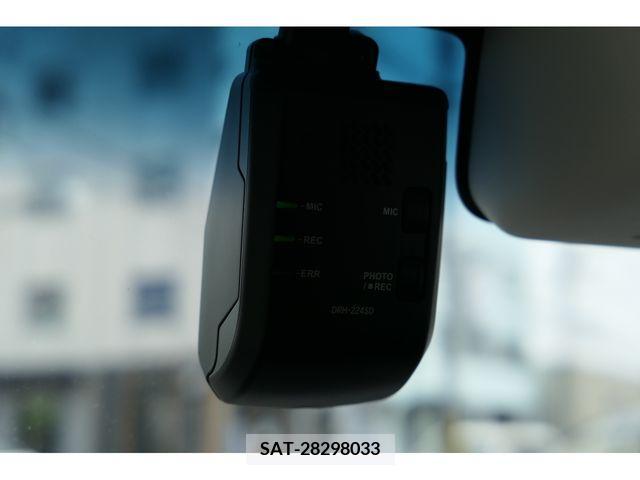 Honda N BOX 2023-01 335929-28
