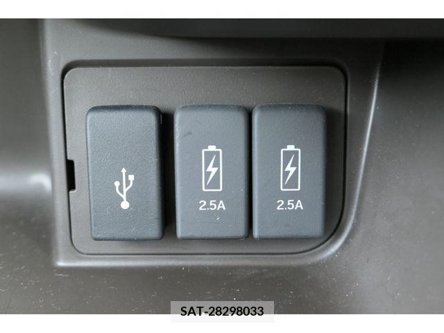 Honda N BOX 2023-01 335929-27