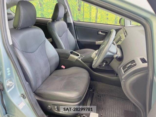 Toyota PRIUS 2013-08 322030-8