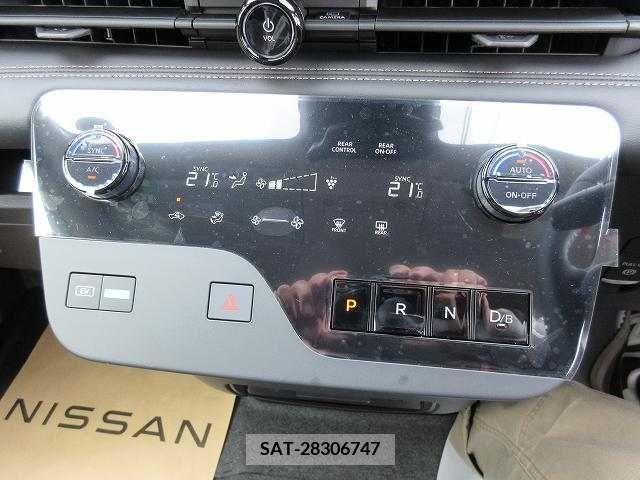 Nissan SERENA 2024-03 284284-6