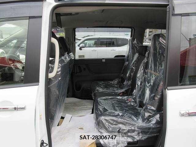 Nissan SERENA 2024-03 284284-13