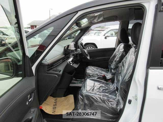 Nissan SERENA 2024-03 284284-12